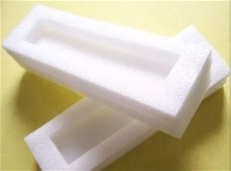 甲盾(dùn)材料向你(ni)講解西安(ān)珍珠棉的(de)特點與作(zuò)用有哪些(xiē)？